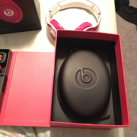 Beats By Dre — Original Studios (Pink) - Picture 6 of 8
